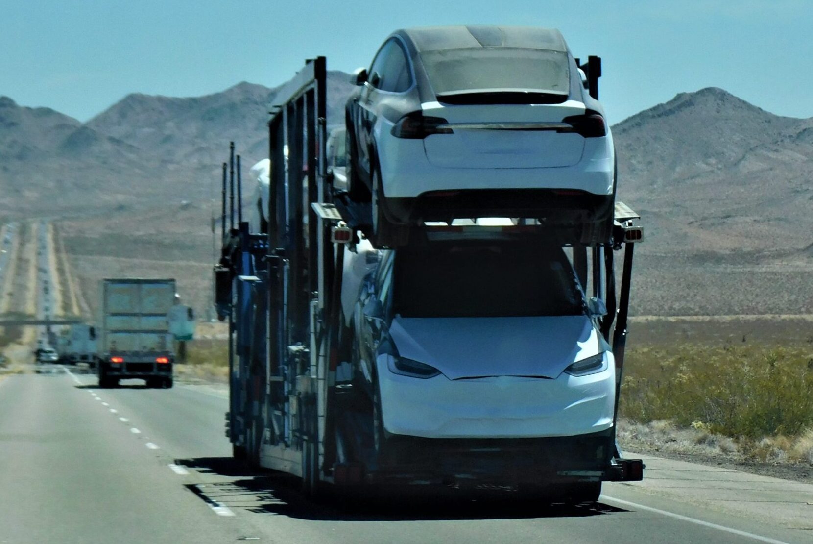 Hanamark auto carrier serving Canadian dealership.